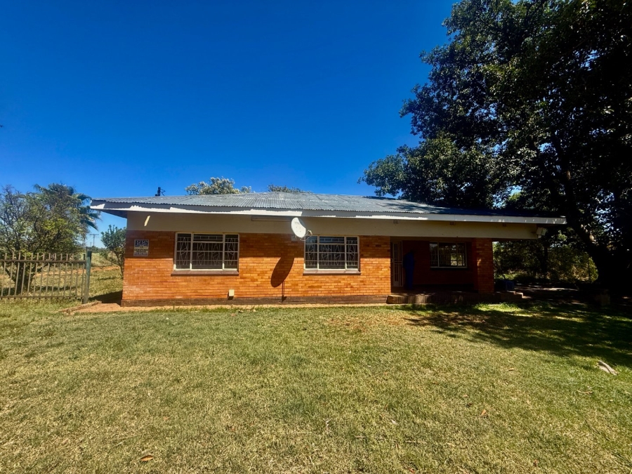 To Let 3 Bedroom Property for Rent in Zandfontein A H North West